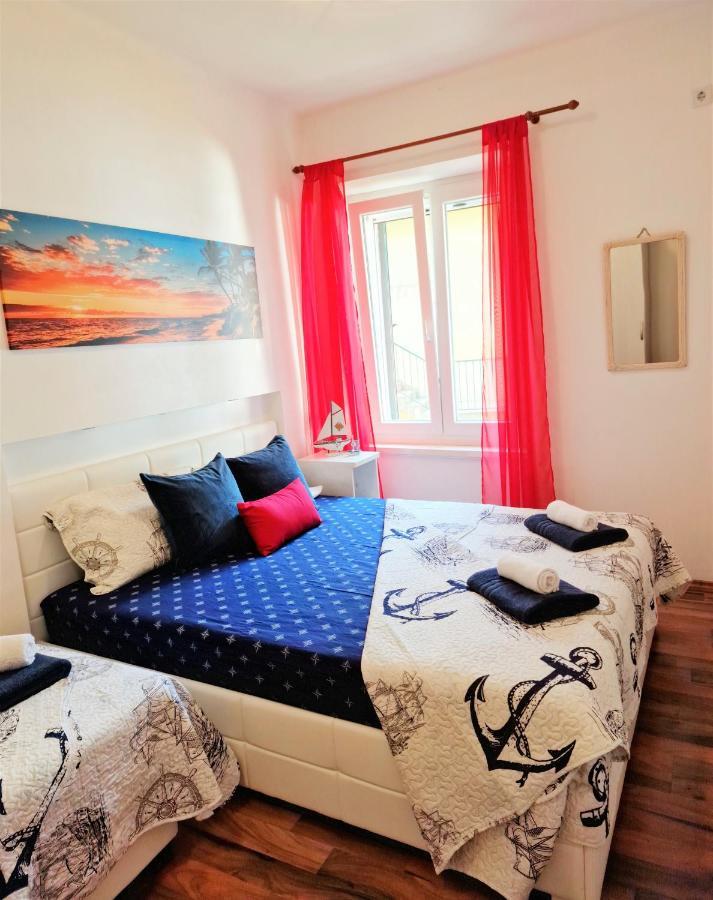 Pirates' Bay Apartment - Omiš Eksteriør bilde