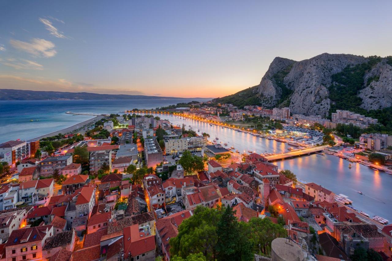 Pirates' Bay Apartment - Omiš Eksteriør bilde